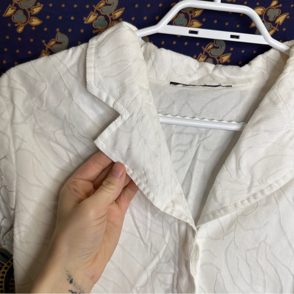 🦋5/20$🦋 sheer floral tie up blouse - Picture 8 of 14